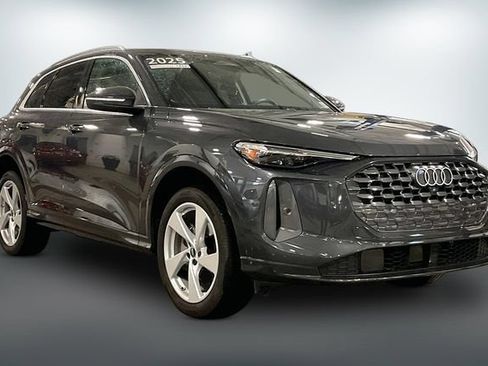 Certified 2025 Audi Q5 Premium Plus w/ Premium Plus AWD/4WD image 1
