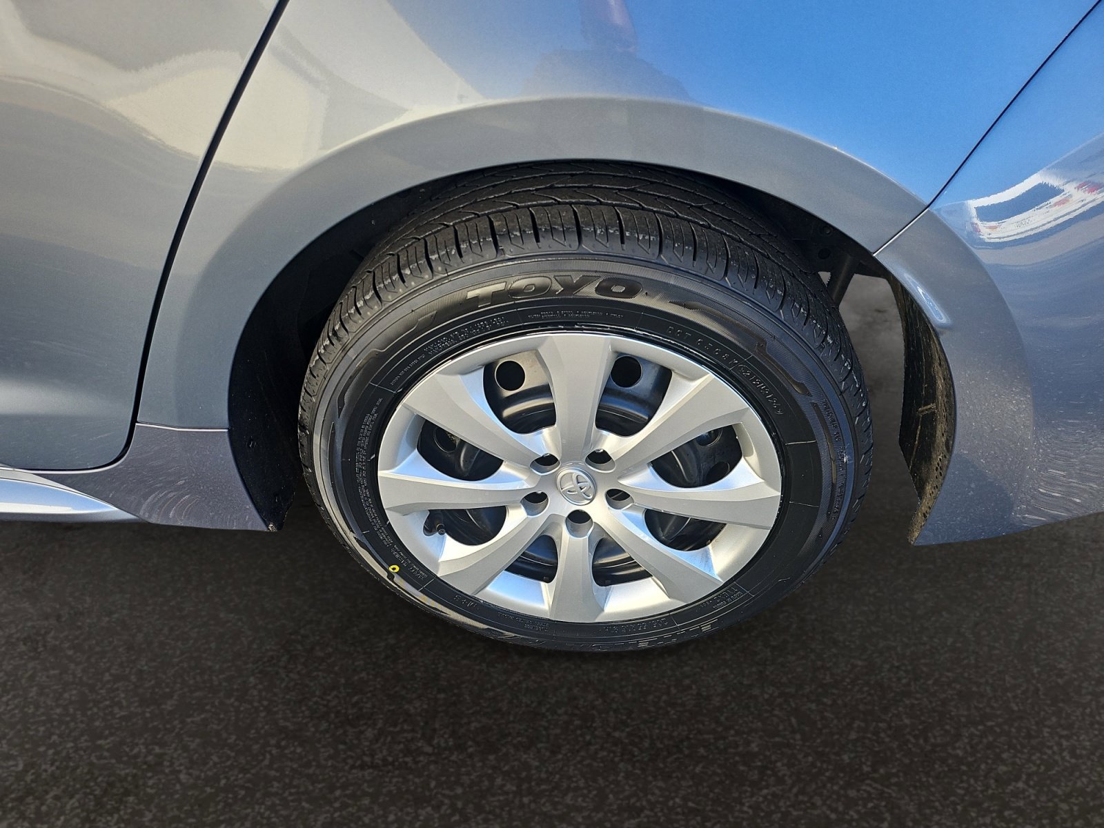 Used 2025 Toyota Corolla LE FWD image 46