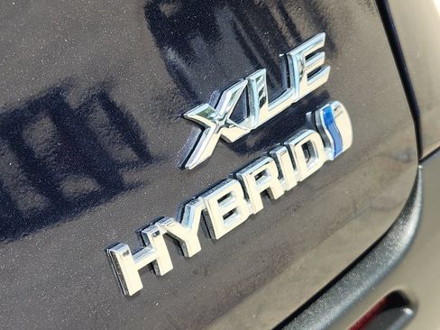 Used 2023 Toyota Sienna XLE w/ XLE Plus Package AWD/4WD image 12