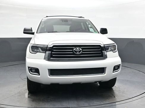 Used 2018 Toyota Sequoia TRD Sport image 12