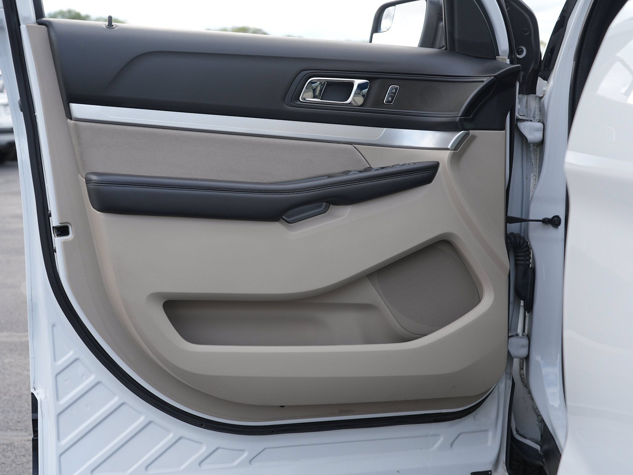 Used 2018 Ford Explorer 4WD image 15