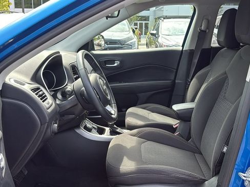 Used 2017 Jeep Compass Sport w/ Cold Weather Group AWD/4WD image 10