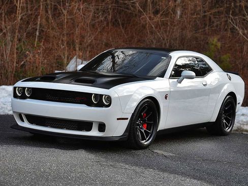 Used 2022 Dodge Challenger SRT Hellcat RWD image 11