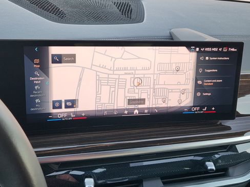 Used 2024 BMW X5 xDrive50e image 22