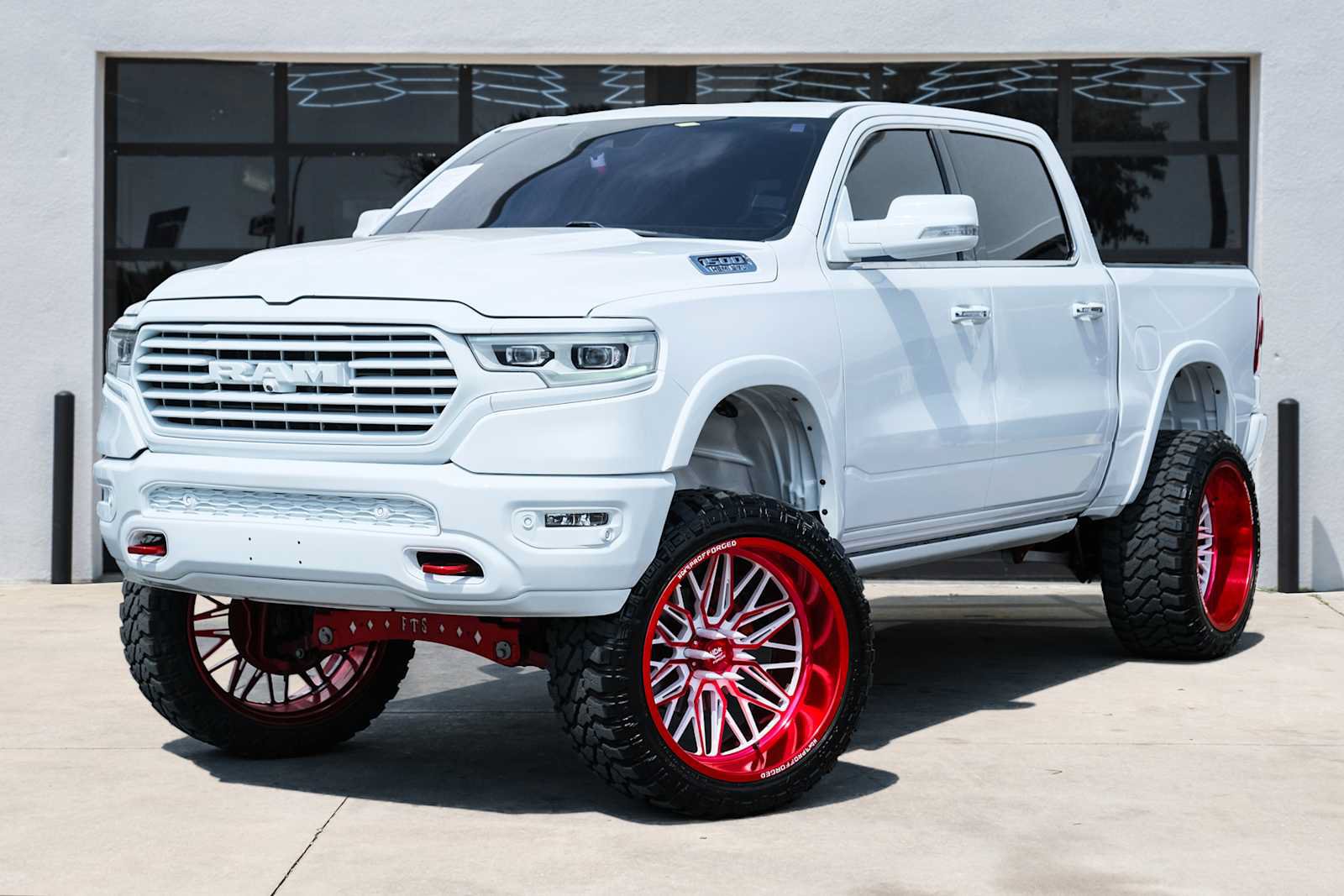Used 2020 RAM 1500 Limited AWD/4WD image 1