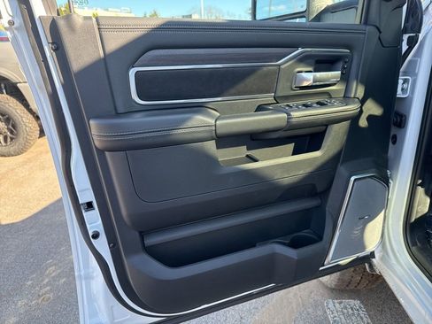 New 2026 RAM 2500 Laramie AWD/4WD image 21