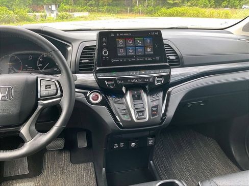 Used 2025 Honda Odyssey Elite image 19