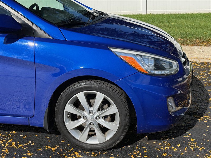 Used 2014 Hyundai Accent GLS w/ Option Group 2 FWD image 30