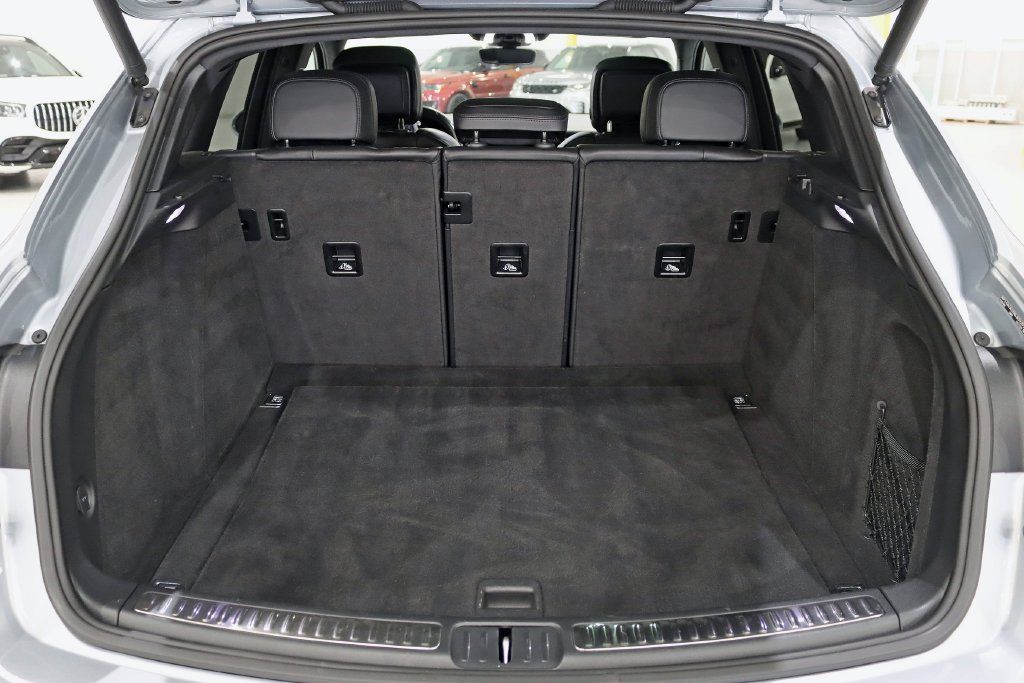 Used 2022 Porsche Macan AWD/4WD image 35