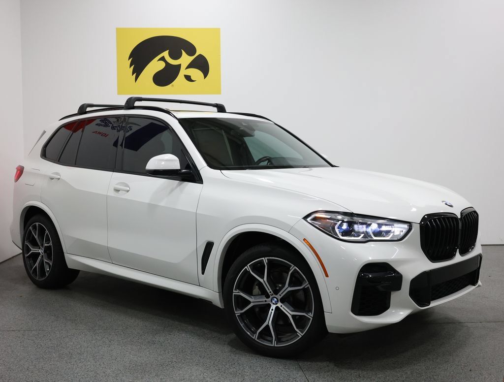 Used 2022 BMW X5 sDrive40i w/ M Sport Package RWD image 2