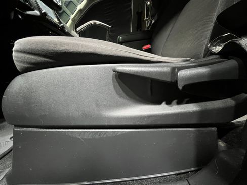 Certified 2022 Nissan Frontier S image 14