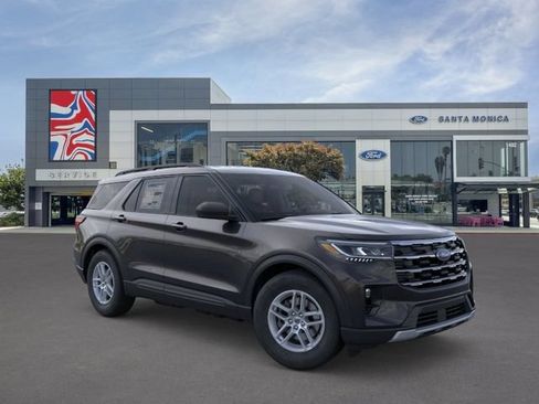 New 2026 Ford Explorer Active RWD image 7