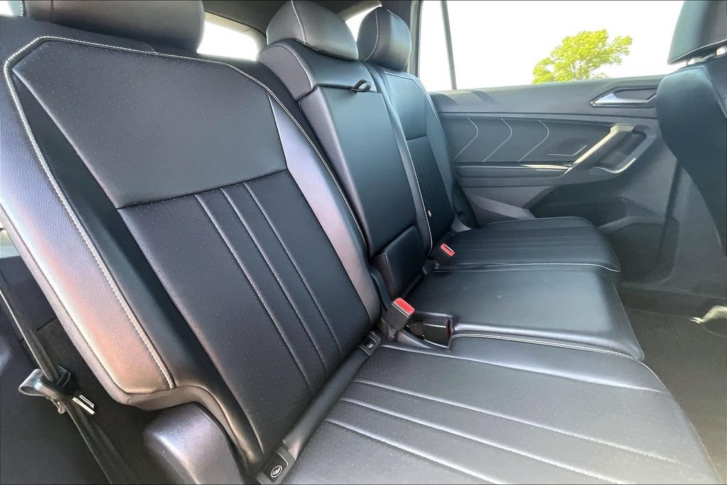 Used 2024 Volkswagen Tiguan SE R-Line FWD image 25