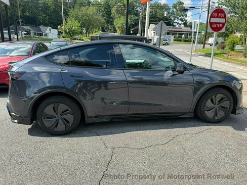 Used 2026 Tesla Model Y 2WD image 4