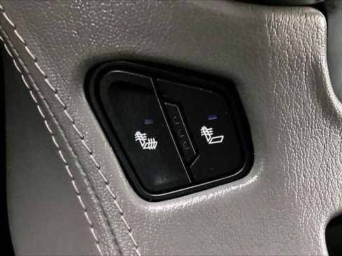 Used 2020 Chevrolet Suburban LT RWD image 30