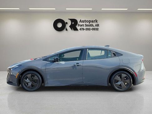 Used 2024 Toyota Prius LE image 3