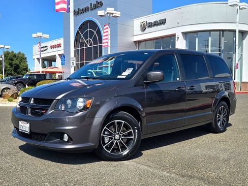 Used 2019 Dodge Grand Caravan GT FWD image 3