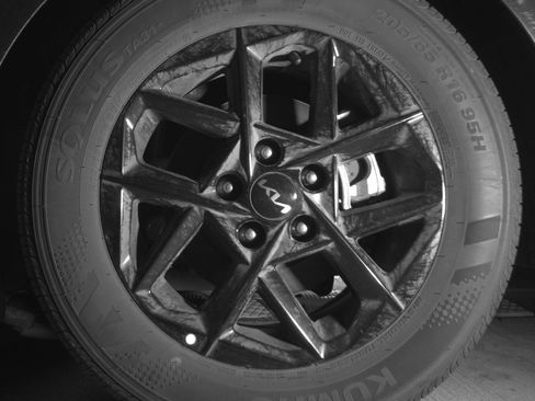 Used 2025 Kia K5 LXS image 14