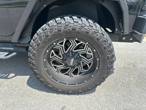 Used 2017 Jeep Wrangler Unlimited Sahara w/ Dual Top Group AWD/4WD image 5