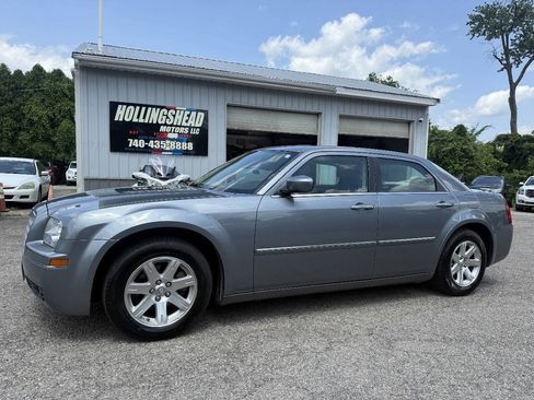 Used 2006 Chrysler 300 Touring w/ Protection Group RWD image 1