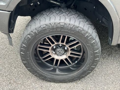 Used 2019 Ford F150 Lariat w/ Equipment Group 502A Luxury AWD/4WD image 13
