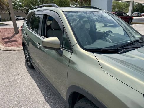 Used 2021 Subaru Forester Premium w/ Popular Package #1 AWD/4WD image 14