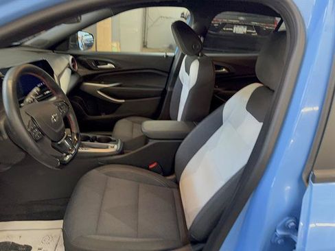 Used 2024 Chevrolet Trax RS w/ Driver Confidence Package FWD image 11