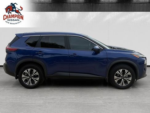 Used 2023 Nissan Rogue SV w/ SV Premium Package FWD image 6