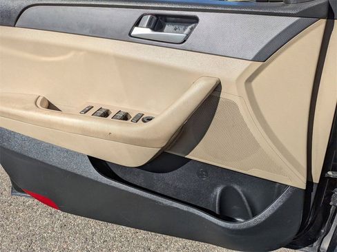 Used 2016 Hyundai Sonata SE w/ Cargo Package image 14