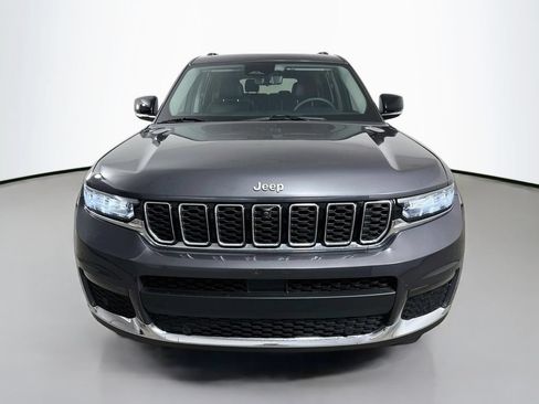 Used 2023 Jeep Grand Cherokee L Limited w/ Luxury Tech Group II AWD/4WD image 2