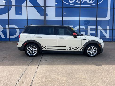 Used 2016 MINI Cooper Clubman image 8
