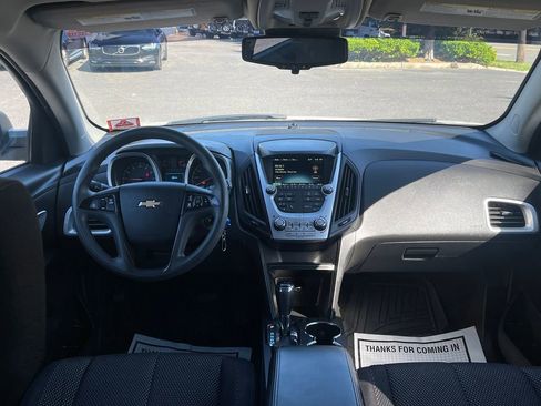 Used 2017 Chevrolet Equinox LS FWD image 18