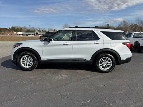 Used 2026 Ford Explorer Active w/ Active Comfort Package image 7