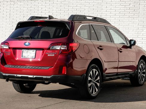 Used 2017 Subaru Outback 2.5i Limited image 8