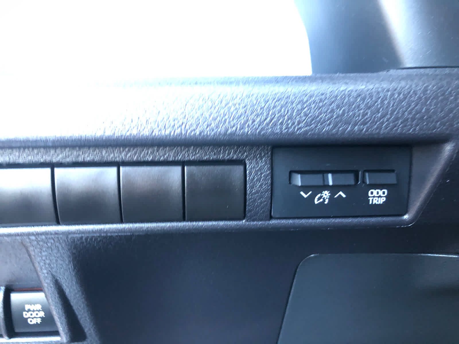 Certified 2025 Toyota Sienna LE w/ LE Plus Package FWD image 12