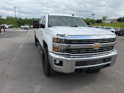 Used 2016 Chevrolet Silverado 2500 LT w/ LT Convenience Package AWD/4WD image 8