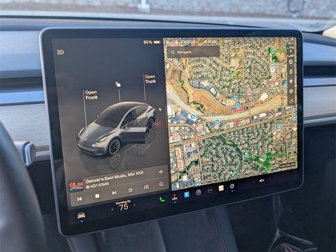 Used 2022 Tesla Model Y Long Range image 26