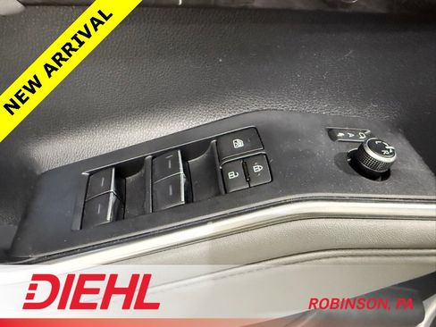 Used 2024 Toyota Highlander Limited image 24