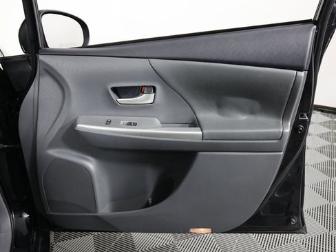 Used 2014 Toyota Prius V Two image 21