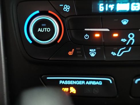 Used 2019 Ford Escape SE image 26