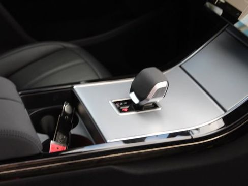 Used 2025 Land Rover Range Rover Evoque S image 28