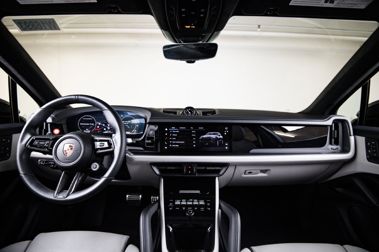 Certified 2026 Porsche Cayenne GTS AWD/4WD image 25