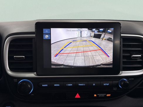 Used 2025 Hyundai Venue SEL FWD image 27
