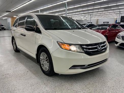 Used 2016 Honda Odyssey LX image 3