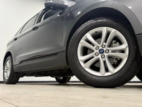 Certified 2020 Ford Edge SEL w/ Convenience Package image 3