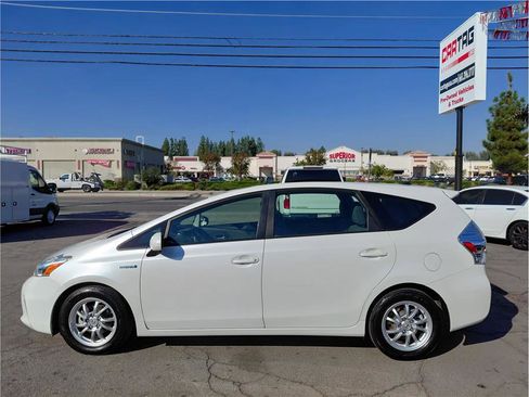 Used 2014 Toyota Prius V Two image 20