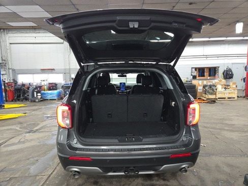 Used 2022 Ford Explorer Limited w/ Limited Technology Package image 13