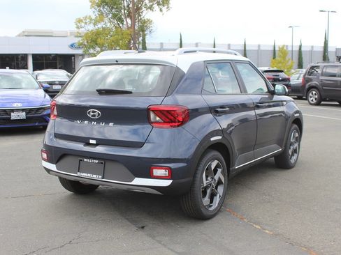 New 2026 Hyundai Venue SEL FWD image 7
