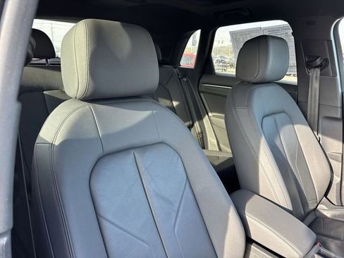 Used 2022 Audi Q3 2.0T Premium Plus w/ Premium Plus Package image 24