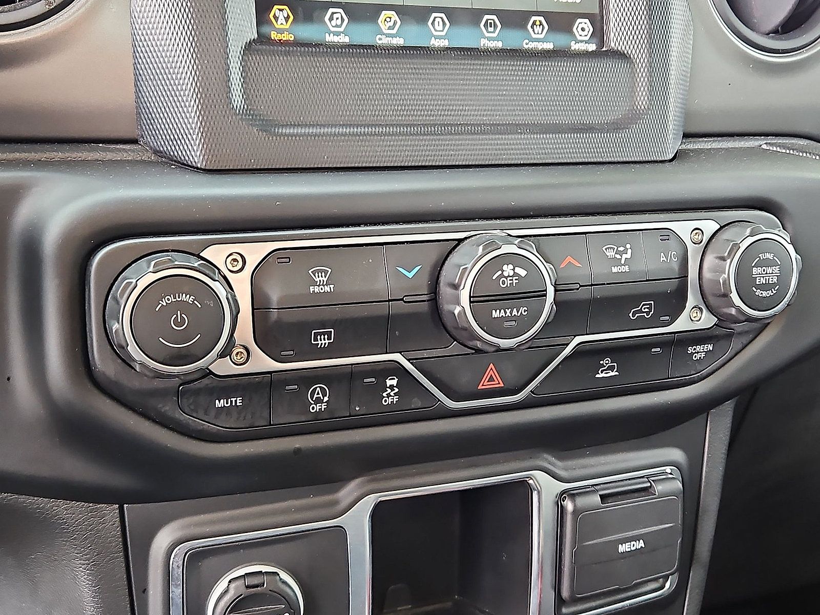 Used 2023 Jeep Wrangler Unlimited Sport AWD/4WD image 19